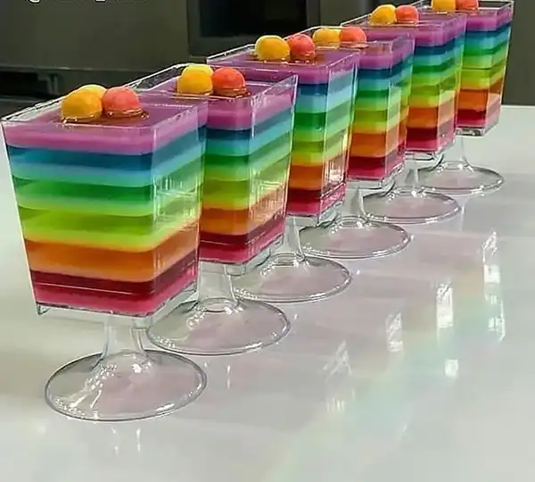 مدل ژله شیک + میخوای تو مهمونی ها و دوررهمی های خانوادگی همه رو سورپرایز کنی؟ این چند مدل ژله شیک و تزیین خاص رو اینجا ببین!