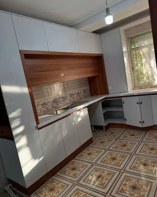 مدل کابینت پله ای سفید + مدل کابینت پله ای سفید سبکی مدرن و پویا و جذاب
