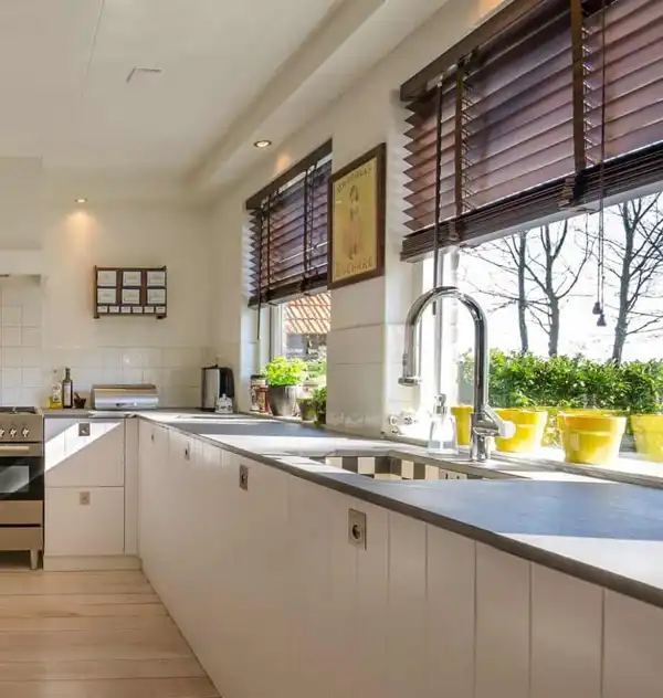 مدل کابینت برای آشپزخانه پنجره دار + مدل کابینت برای آشپزخانه پنجره دار لوکس و خاص 
