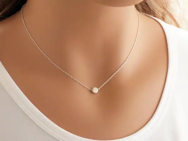 مدل تو گردنی شیک + اگر به دنبال یک اکسسوری خاص، ساده و همیشه ماندگار هستید توگردنی شیک و مینیمال می‌تواند گزینه‌ای عالی باشد.