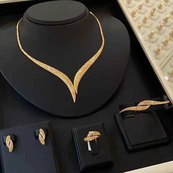 سرویس طلا عروس + درخشندگی چندبرابر با سرویس طلا لاکچری و برند عروس