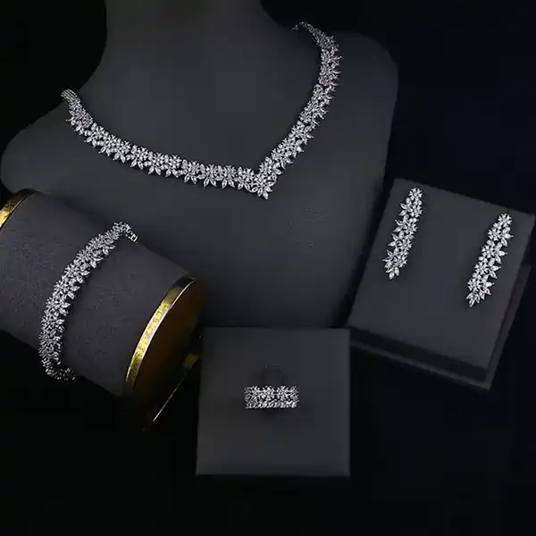مدل سرویس طلا برای عروس + مدل سرویس طلا برای عروس ویژه ودرخششی متفاوت